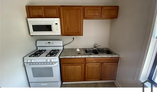 105 S Central Ave #10C