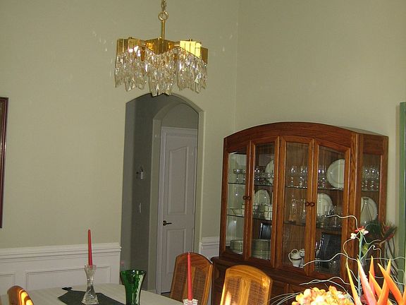 Dining Room w/tray ceiling