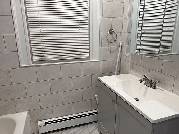 4th image of 252 Boulevard Unit 2