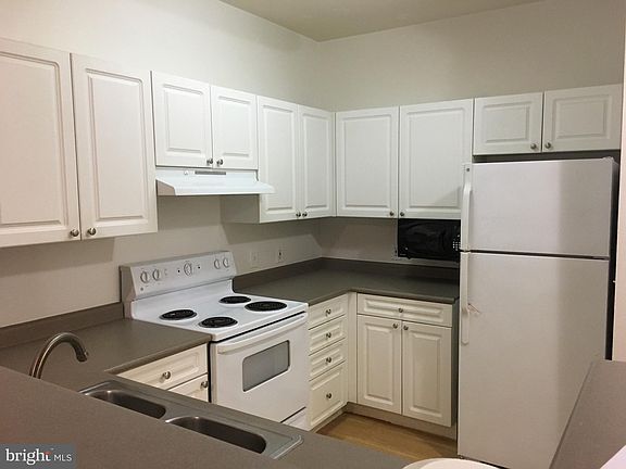 3rd image of 3015 Nicosh Cir Unit 2207