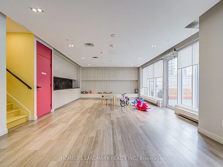 4065 Confederation Pkwy #3901 — Photo 38