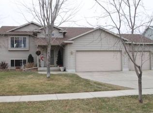 1720 Highland Trl, Saint Cloud, MN 56301
