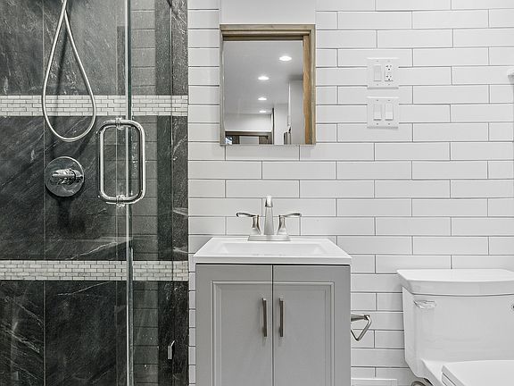 5th image of 332 E 9th St #7
