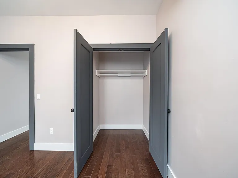 62 Vroom St #4L — Photo 4
