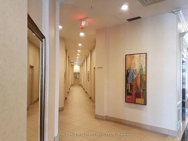 11 Thorncliffe Park Dr #607 — Photo 8