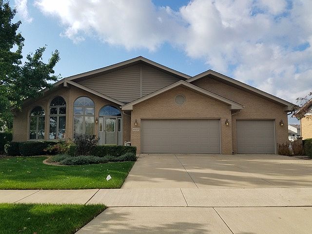 1st image of 8507 Hollybrook Ln