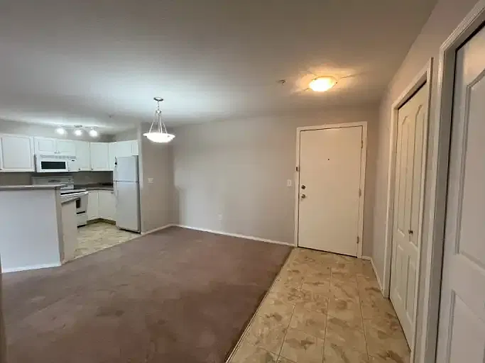 2 bed, 2.0 bath, 1000 sqft, $1,700 — Photo 2