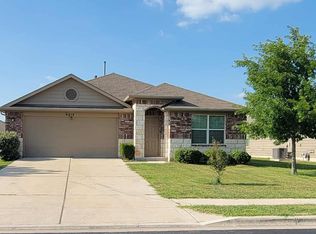 213 Camellia Dr, Hutto, TX 78634