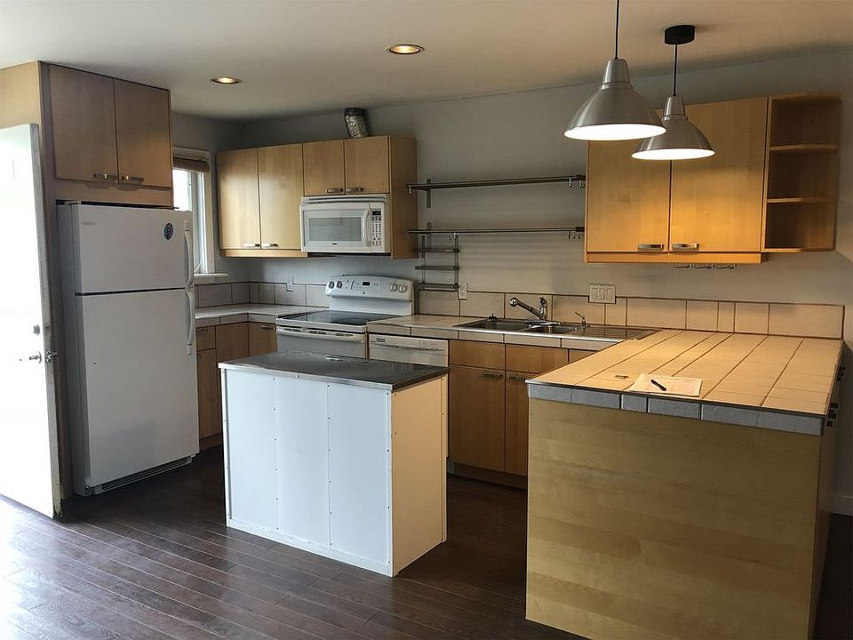 1st image of 9823 97th St