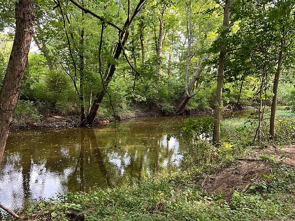 3rd image of 26595 Mount Pleasant Rd