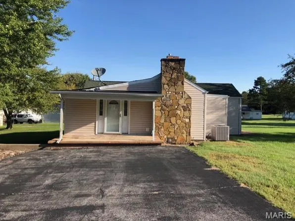 131 Poplar St, De Soto, MO 63020
