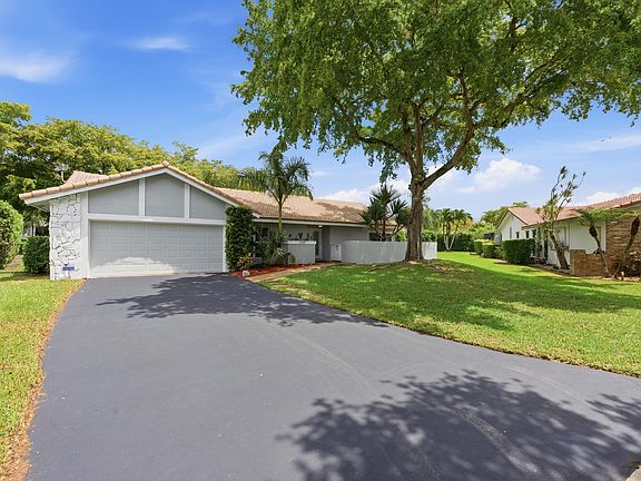 4th image of 1537 NW 108th Way