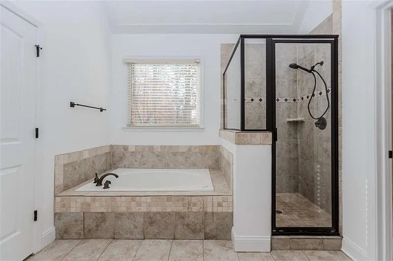 4 bed, 5.5 bath, 3020 sqft, $3,500 — Photo 4