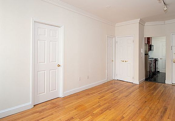 3rd image of 231 E 13th St #3F