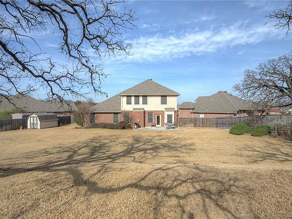4th image of 2606 Breezehollow Way