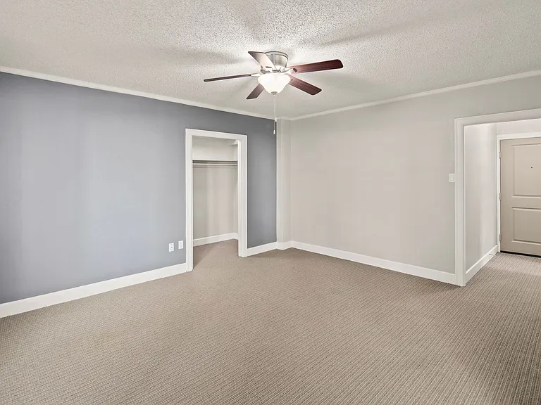 Cornelius Apartments — Photo 9