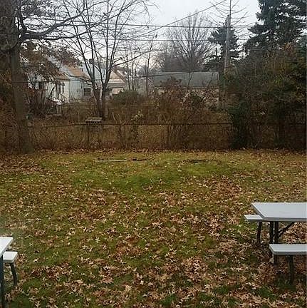 3rd image of 27170 Fullerwood Dr