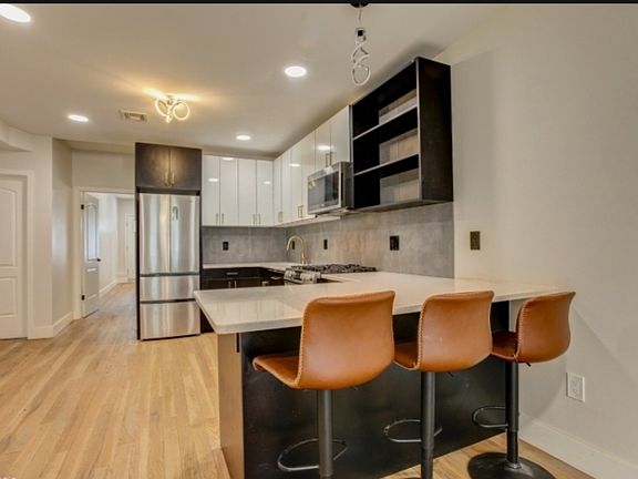 4th image of 623 38th St Floor 2