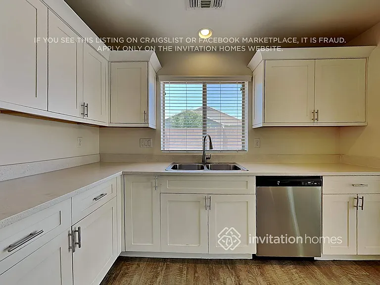 12218 W Hadley St — Photo 6