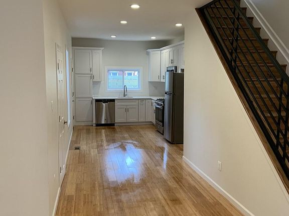 5th image of 2412 Sharswood St