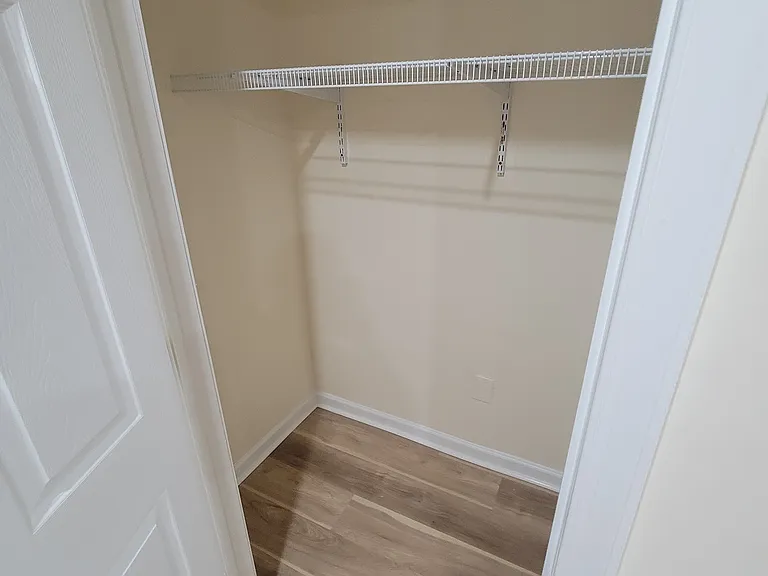 228 Orchard St #1R — Photo 4