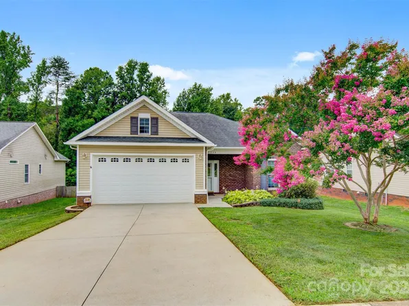 1528 Mayfair Dr, Conover, NC 28613