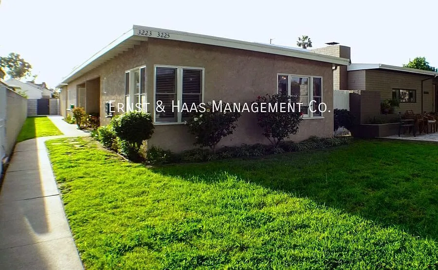 3223 Lemon Ave