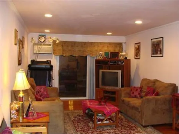 10045 S Walnut Ter #1-309, Palos Hills, IL 60465