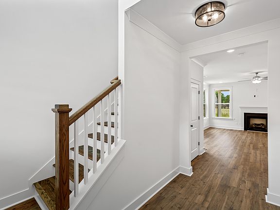 4th image of 8814 Credence Dr