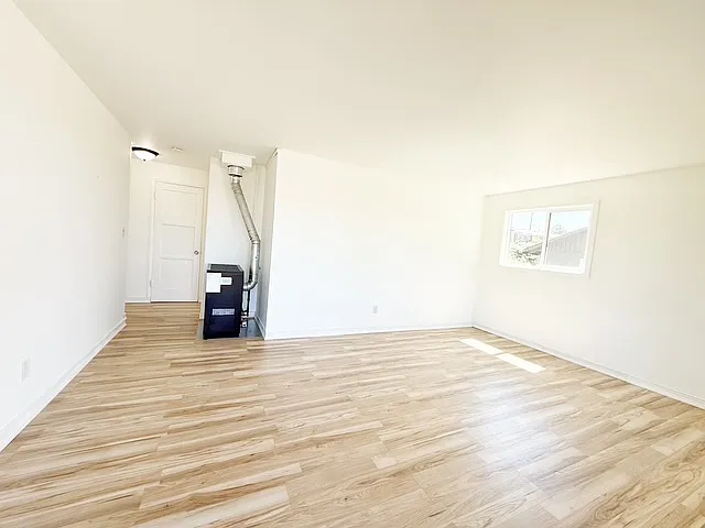 3326 Halverson Avenue - 1 — Photo 3
