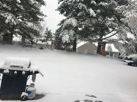 3rd image of 7446 Beaufort Cres