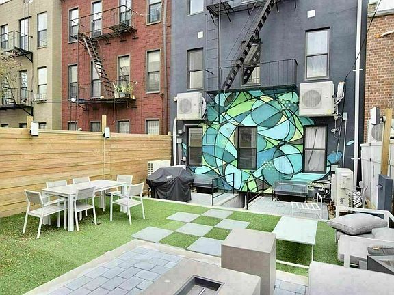 5th image of 570 Evergreen Ave