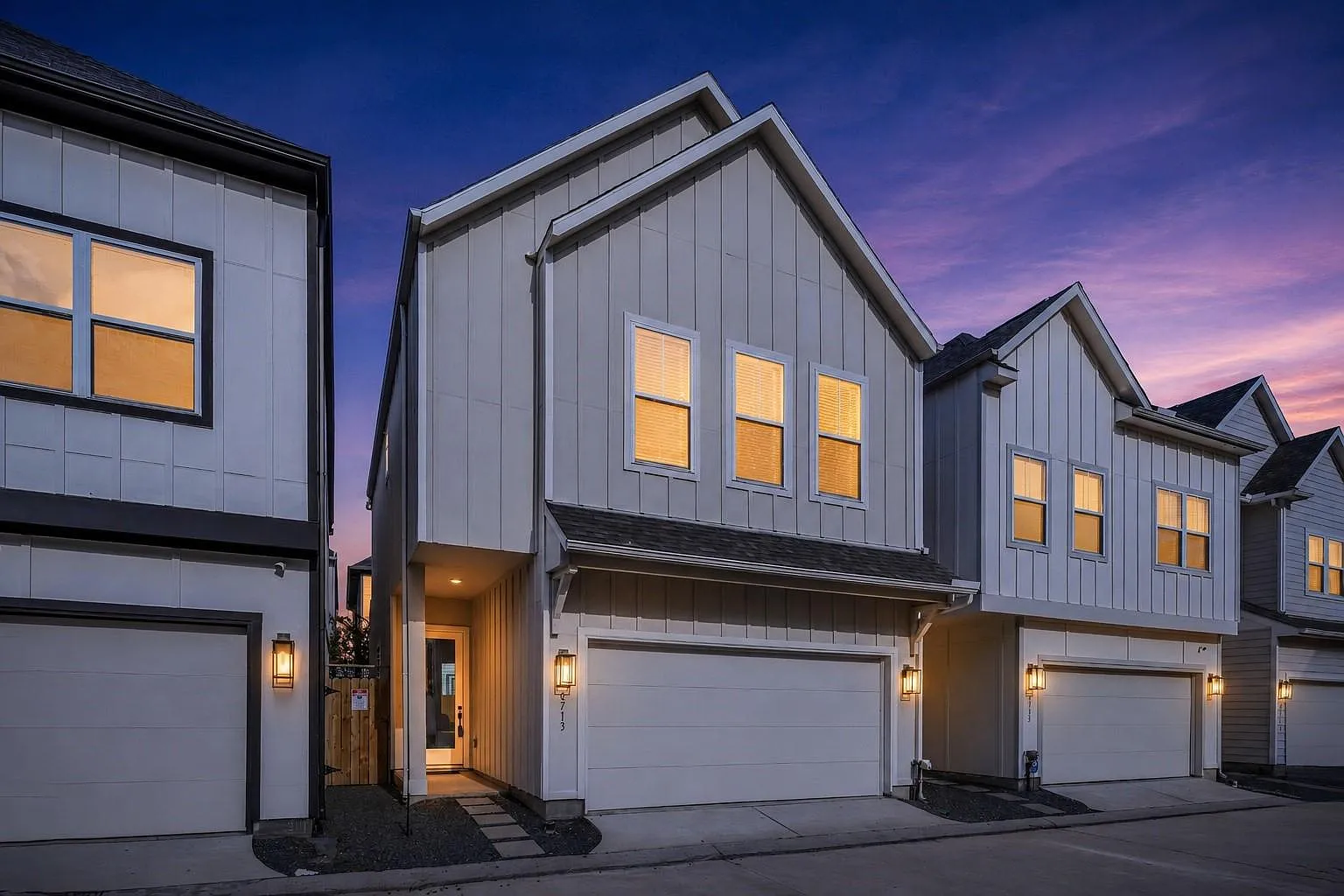 3 bed, 2.5 bath, 1498 sqft, $2,189 — Photo 2