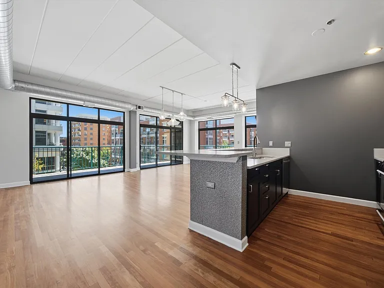 920 W Madison St #B4 — Photo 10