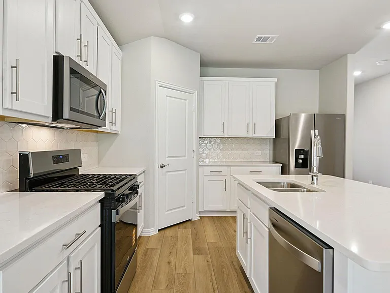 6003 Brittner Dr — Photo 5