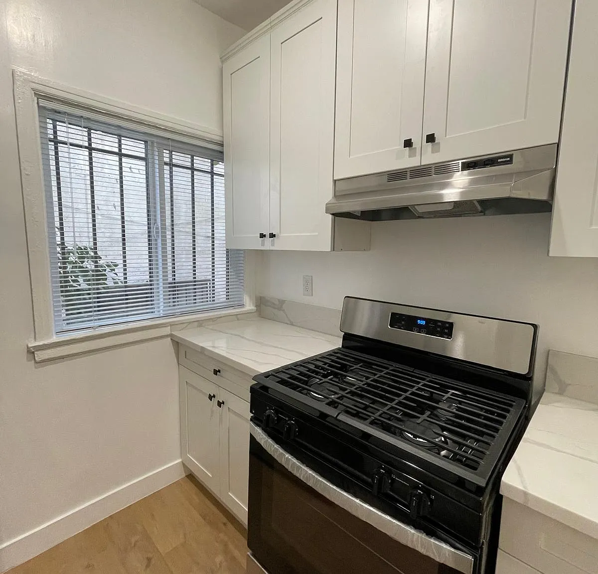 Studio, 400 sqft, $1,500 — Photo 4