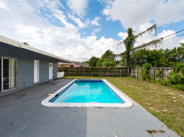 2051 NE 1st Avenue, Pompano Beach, FL 33060