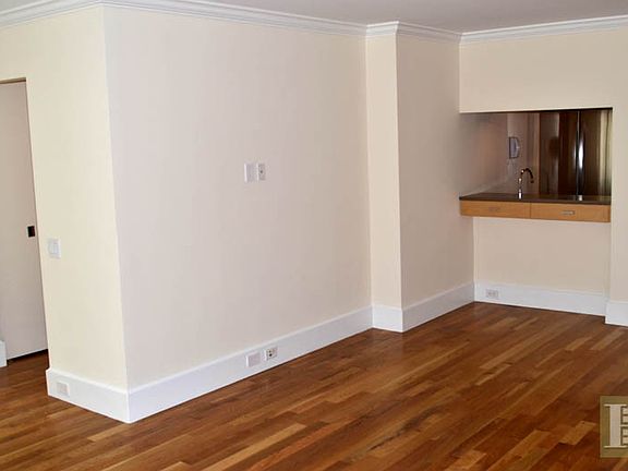 2nd image of 60 W 57th St APT 11N