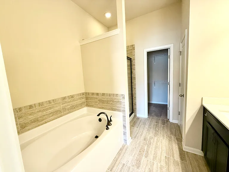 7075 Elmwood Ridge Ct — Photo 14