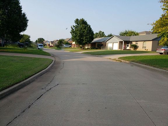 4th image of 1805 Sunrise Dr