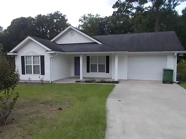 210 Magnolia Dr, Adel, GA 31620