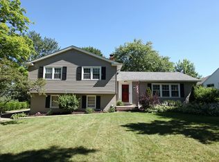 133 Harmon Rd, Aurora, OH 44202