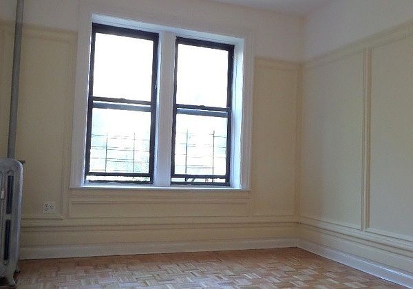 1st image of 875 E 92nd St #2