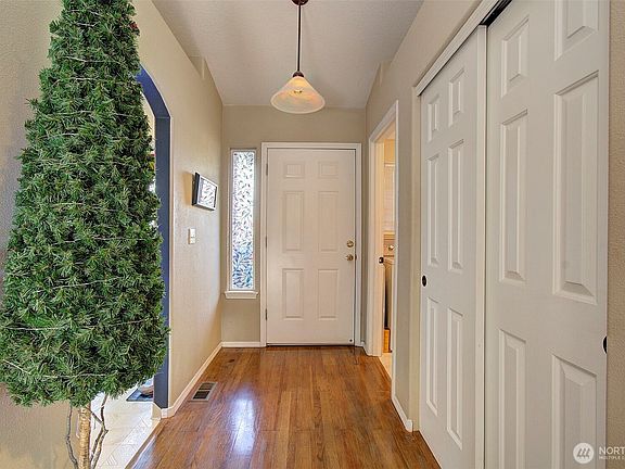 5th image of 5800 NE 41st Circle