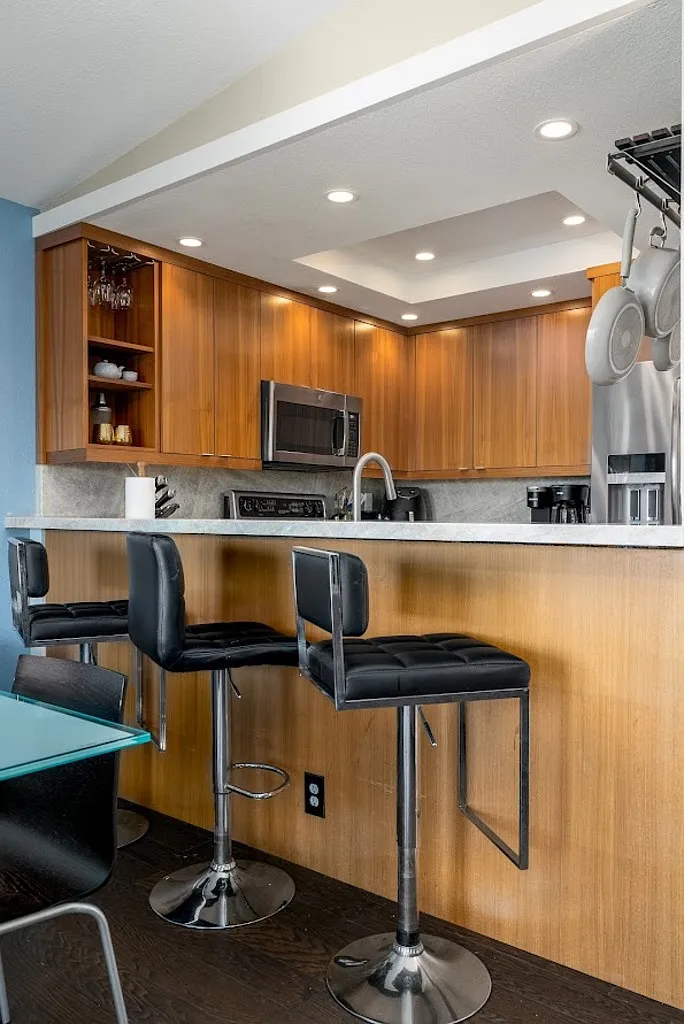 2 bed, 2.0 bath, $6,225 — Photo 4