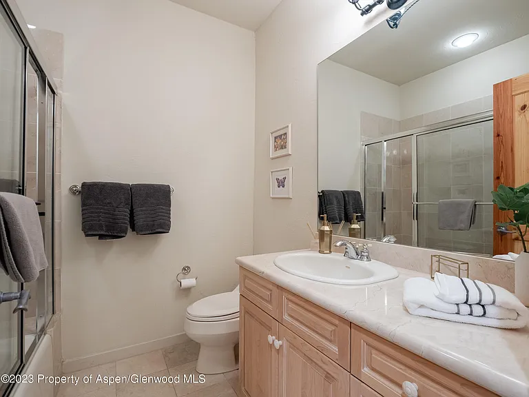 40 Maple Ridge Ln — Photo 25