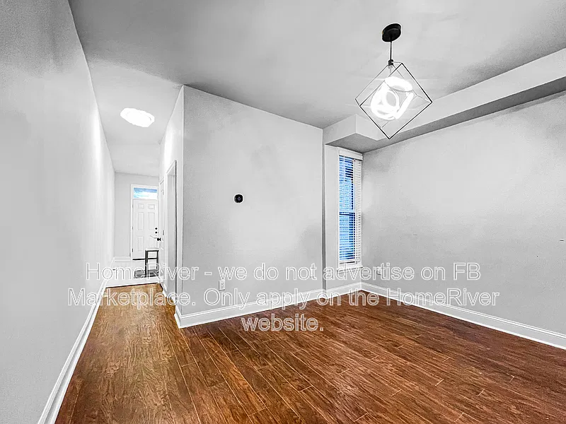 4 bed, 2.5 bath, 2070 sqft, $2,495 — Photo 4