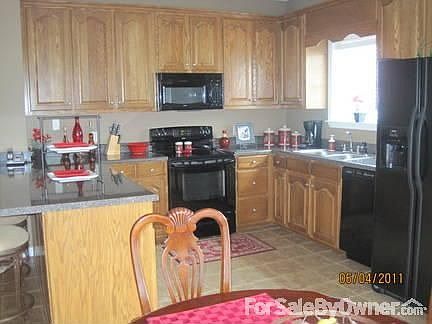 3rd image of 63 Holly Ln