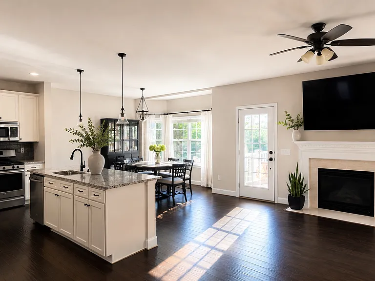 2604 Grover Crossing Way — Photo 3
