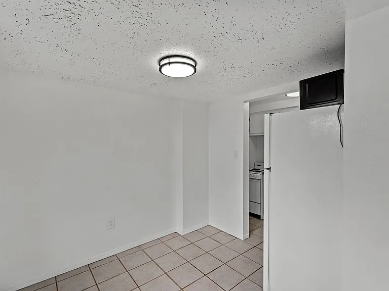 Penn Towers Apartments — Photo 23